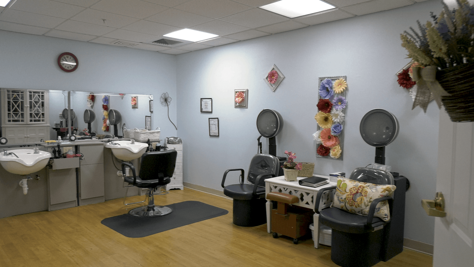 Hair salon at Advinia Care Naples