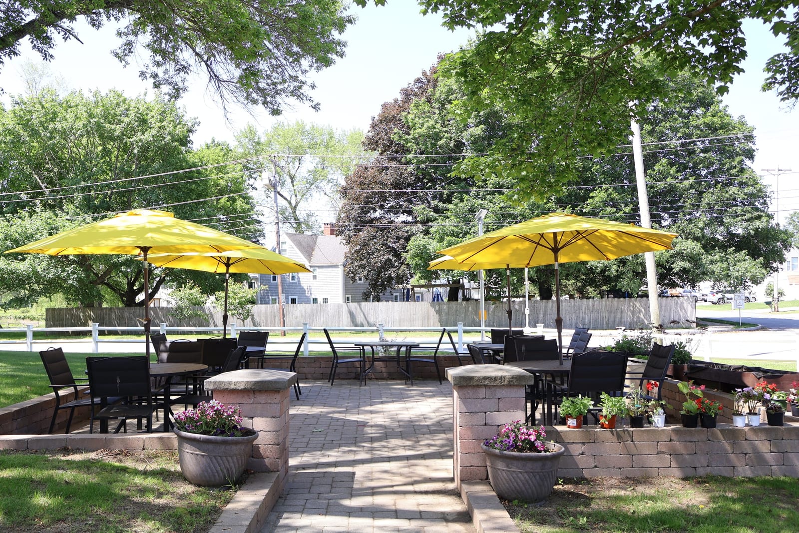 Outdoor patio at Advinia Care Newburyport