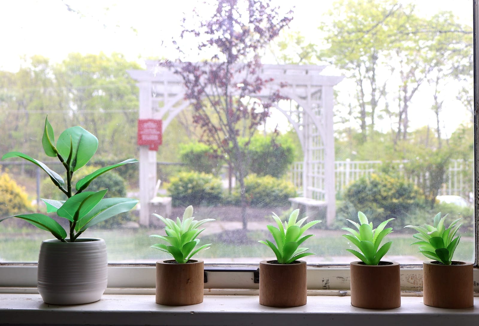Courtyard garden view at Advinia Care Oakland Grove